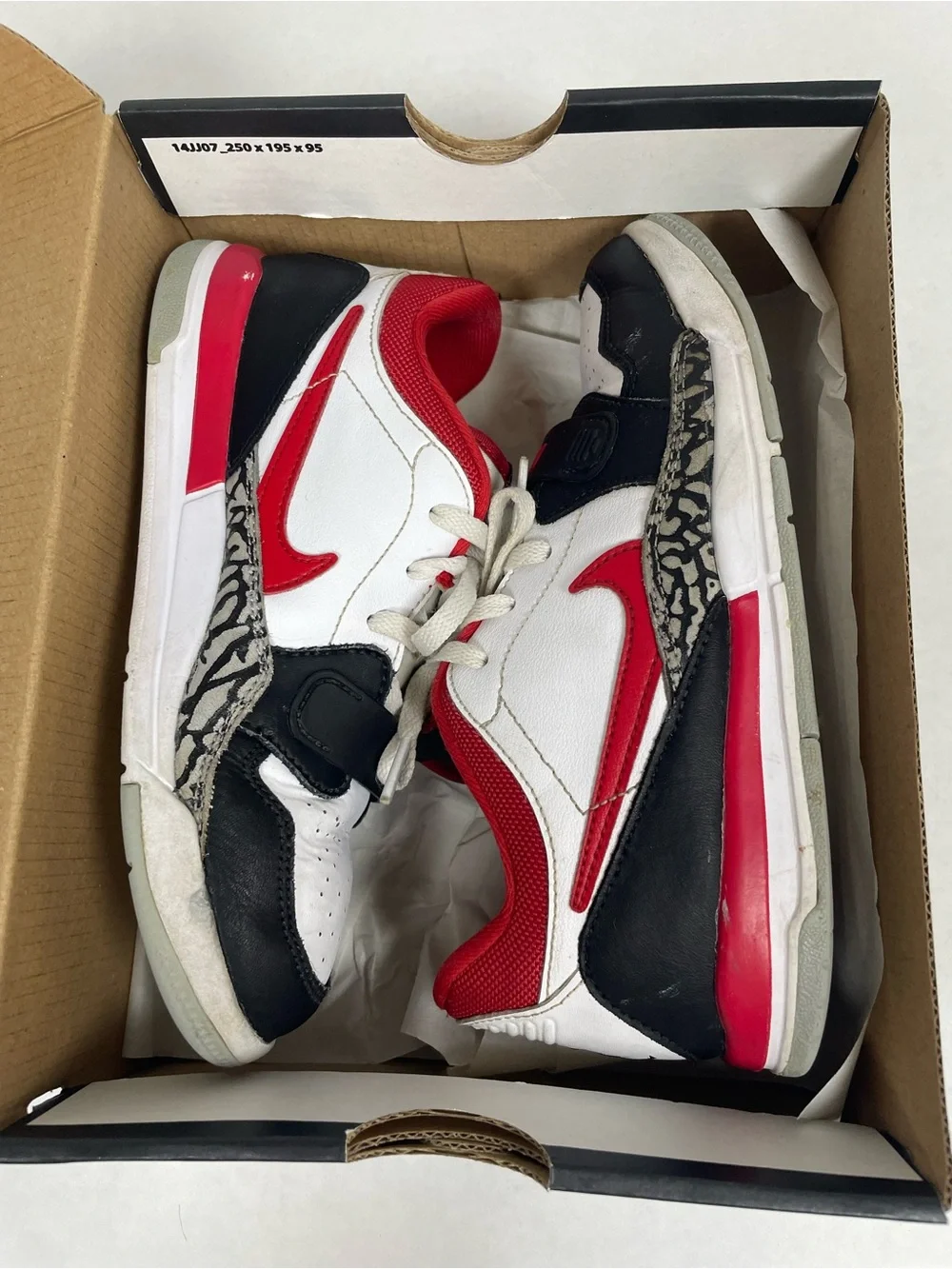 Jordan Air Jordan Legacy 312 Low (PS) Boys Sneakers White/Red/Black/Gray 2.5Y
